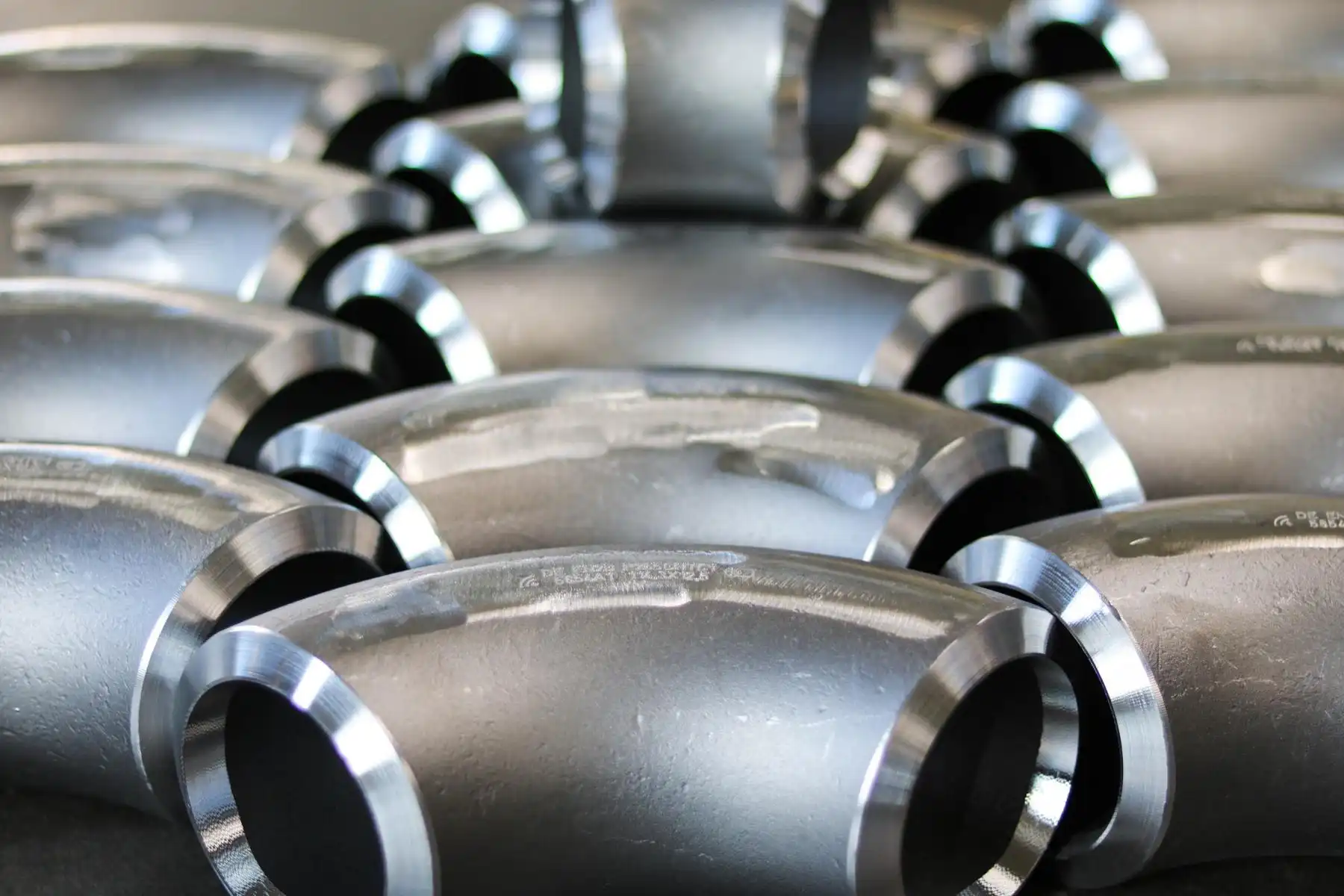 Guide: Choosing Pipe Elbows for Low-Turbulence Flow