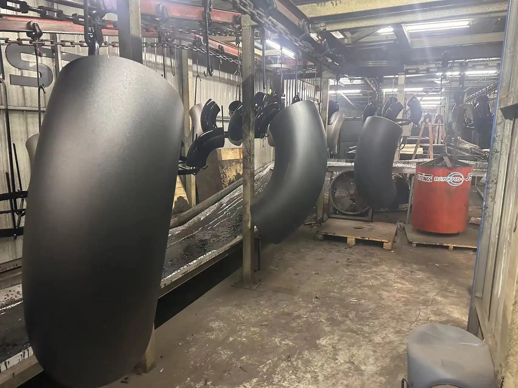 What are the different types of pipe elbows and their angles？