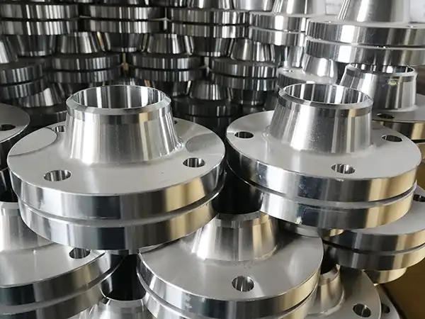 What is a welding neck flange and where is it used？